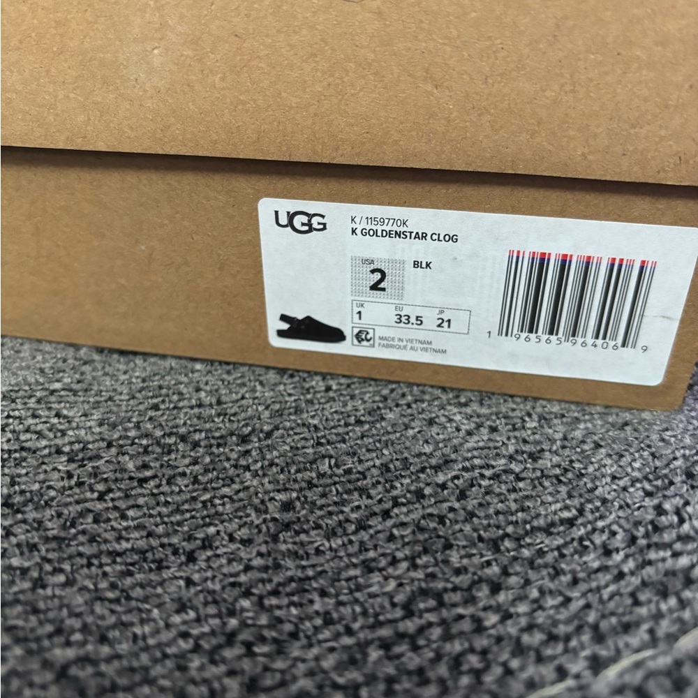New In Box…UGG Clog - Picture 2 of 2